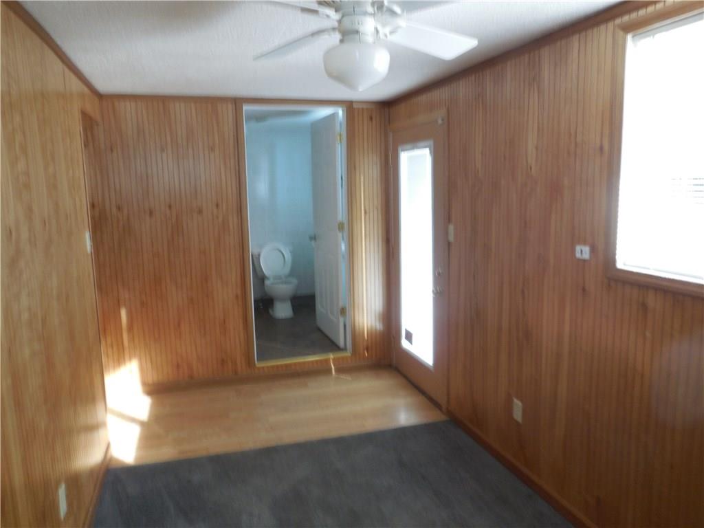 933 Liberty Street McKees Rocks, PA 15136 - Photo 13 of 16