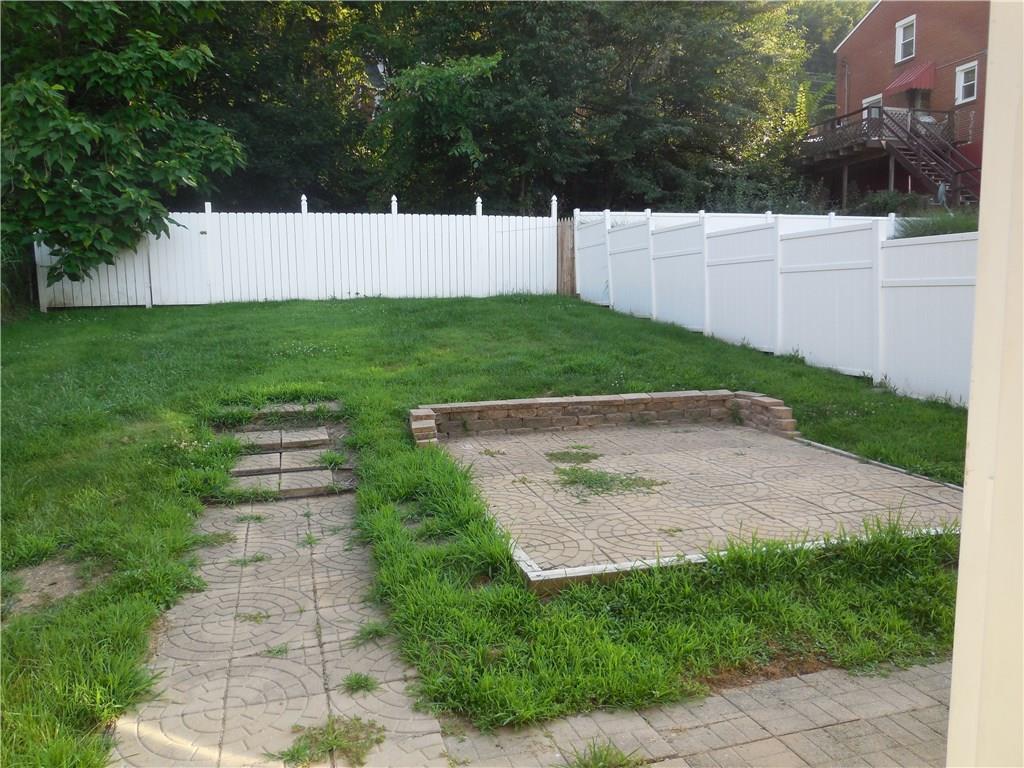 933 Liberty Street McKees Rocks, PA 15136 - Photo 15 of 16