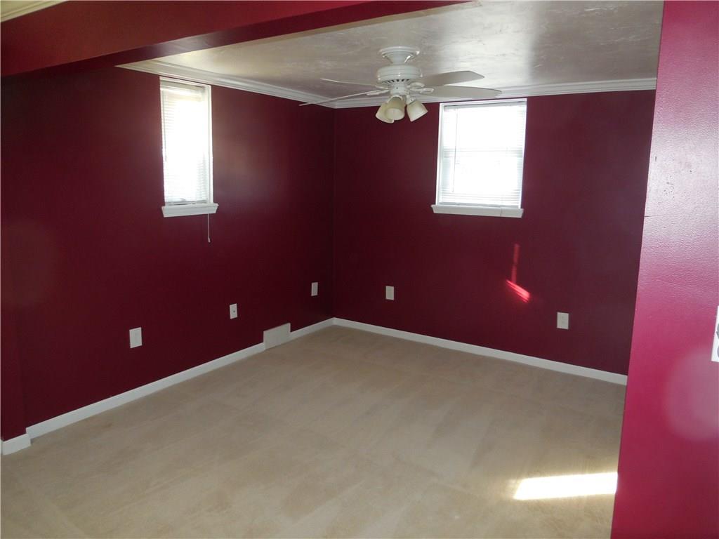 933 Liberty Street McKees Rocks, PA 15136 - Photo 9 of 16