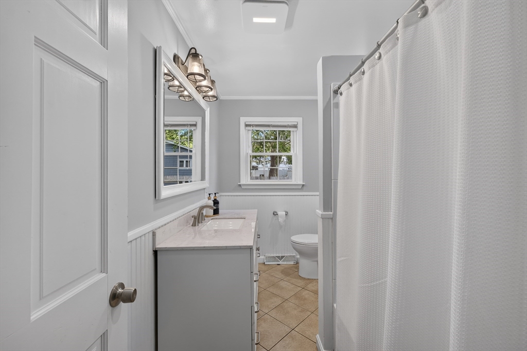 403 Valley Road New Bedford, MA 02745 - Photo 18 of 41