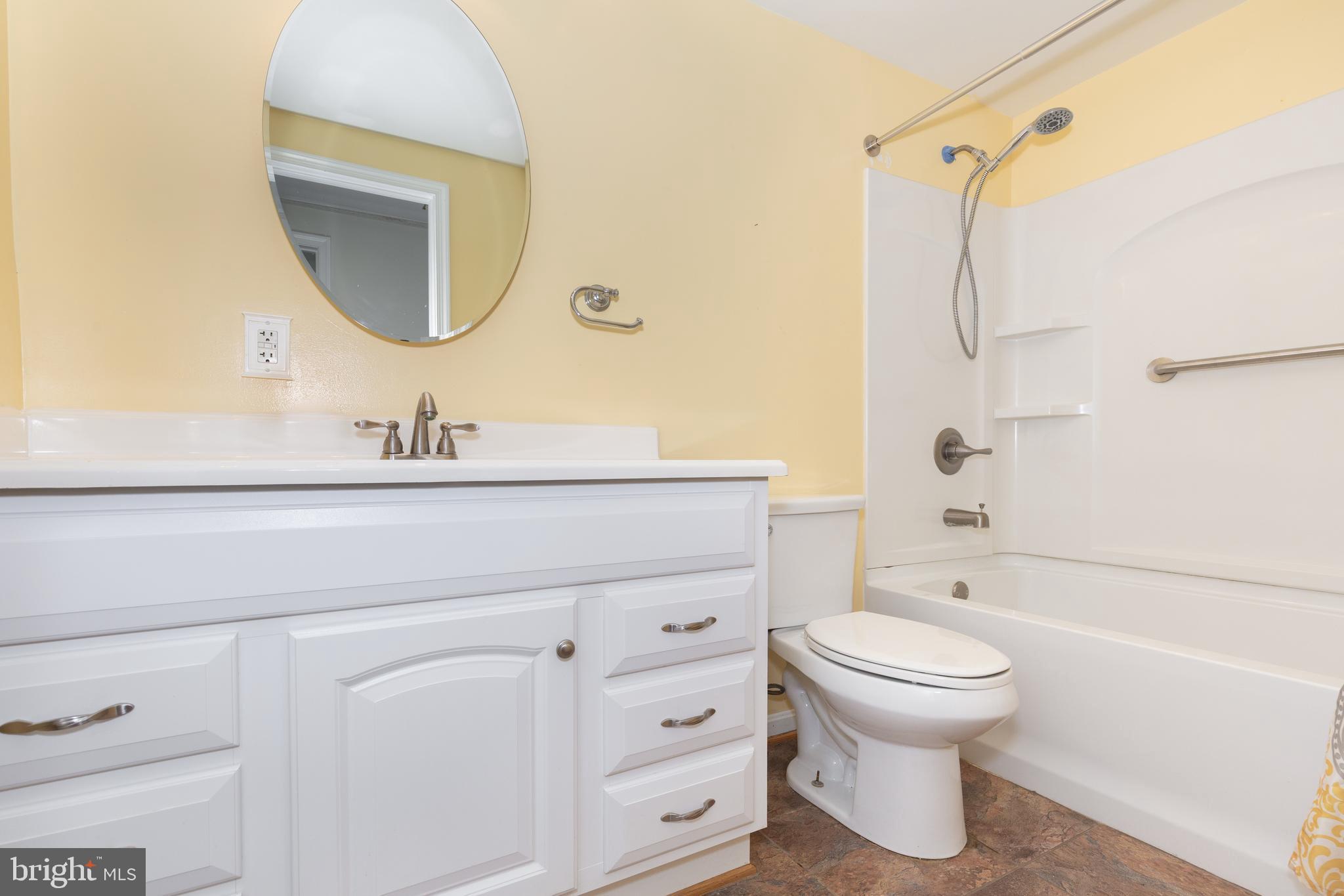 54 East Moser Road Thurmont, MD 21788 - Photo 33 of 49 Full Bathroom 2