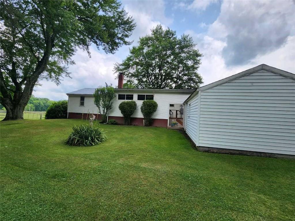 1705 Evergreen Road Pulaski, PA 16143 - Photo 4 of 38 Gallery Image 4