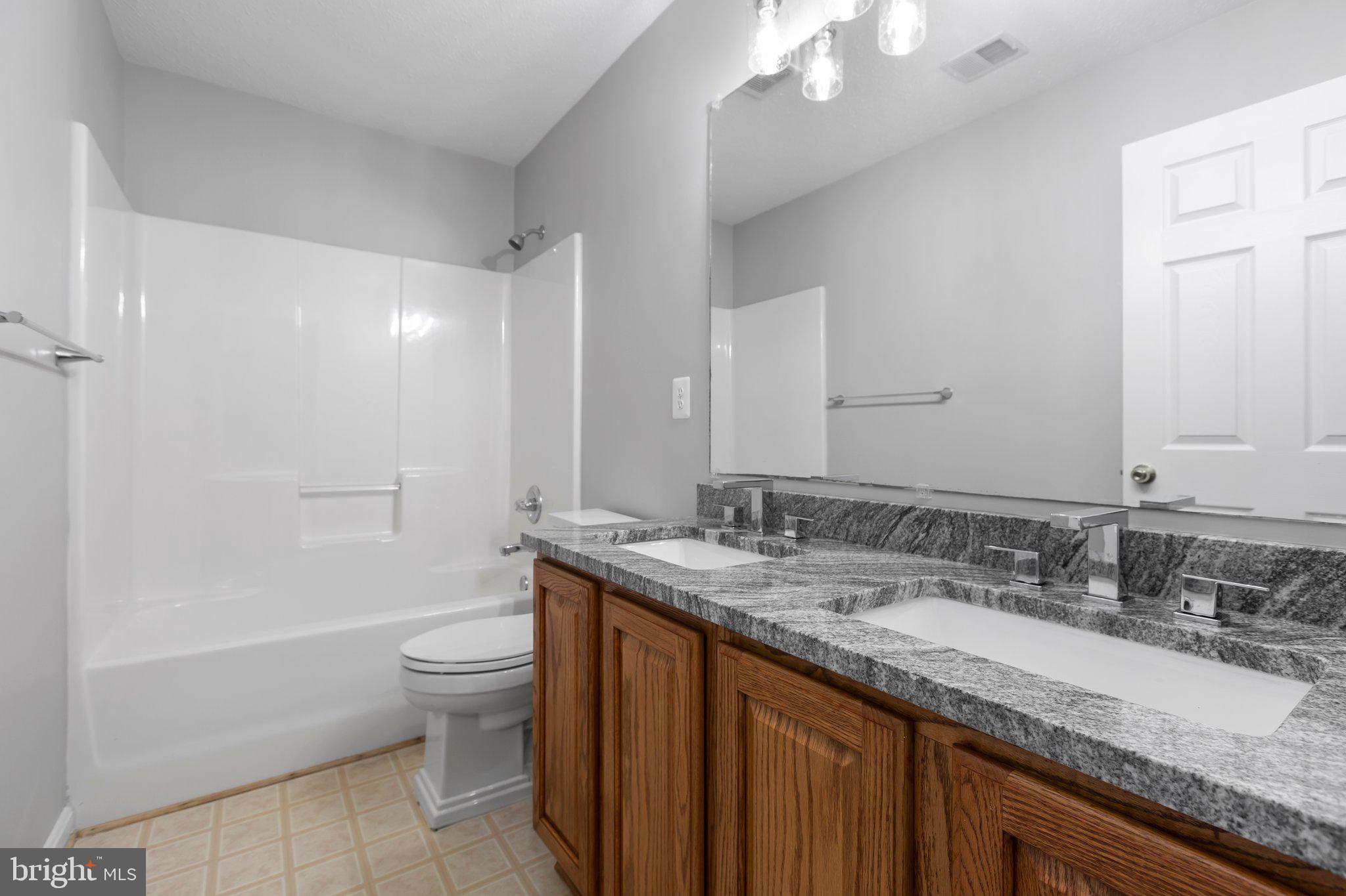 9 Riggs Road Fredericksburg, VA 22405 - Photo 25 of 69 Upstairs bathroom