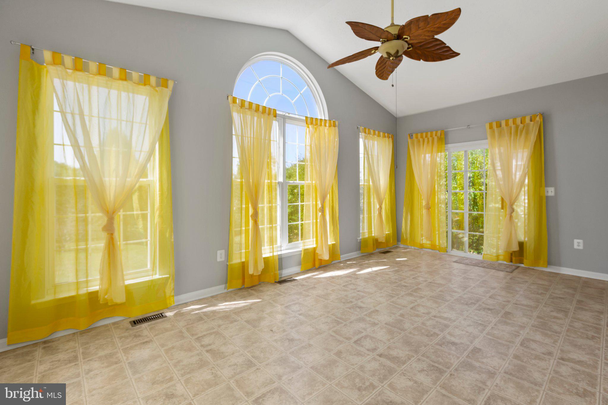 9 Riggs Road Fredericksburg, VA 22405 - Photo 49 of 69 Sun room
