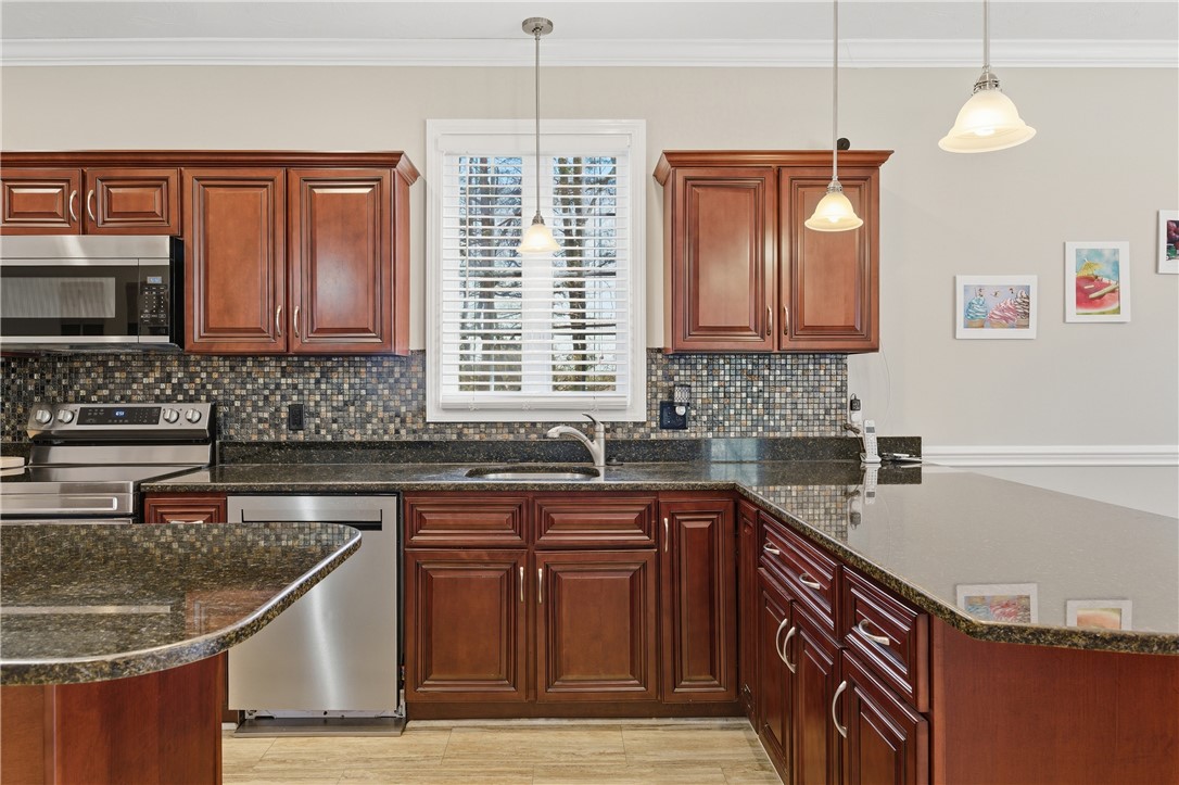 164 Bear Hill Road, Unit 35 Cumberland, RI 02864 - Photo 12 of 44
