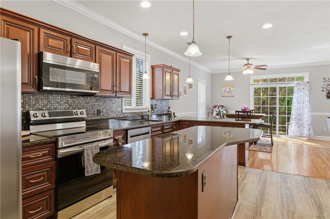 164 Bear Hill Road, Unit 35 Cumberland, RI 02864 - Photo 13 of 44