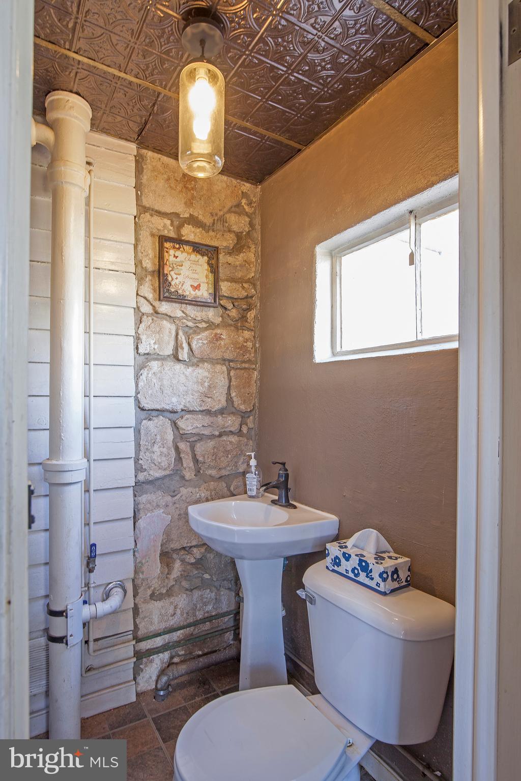 2389 Forest Grove Road Furlong, PA 18925 - Photo 6 of 14