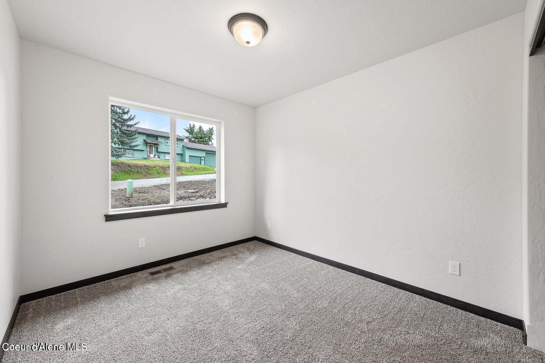 515 Lower Rio Vista Street Osburn, ID 83849 - Photo 17 of 25 20240508194521101924000000-o