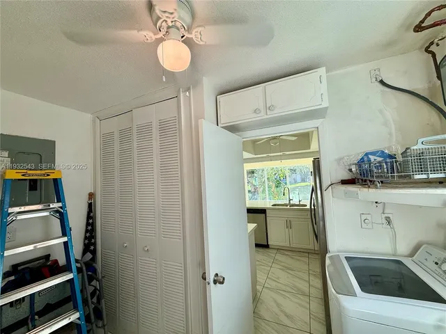 a view of utility room