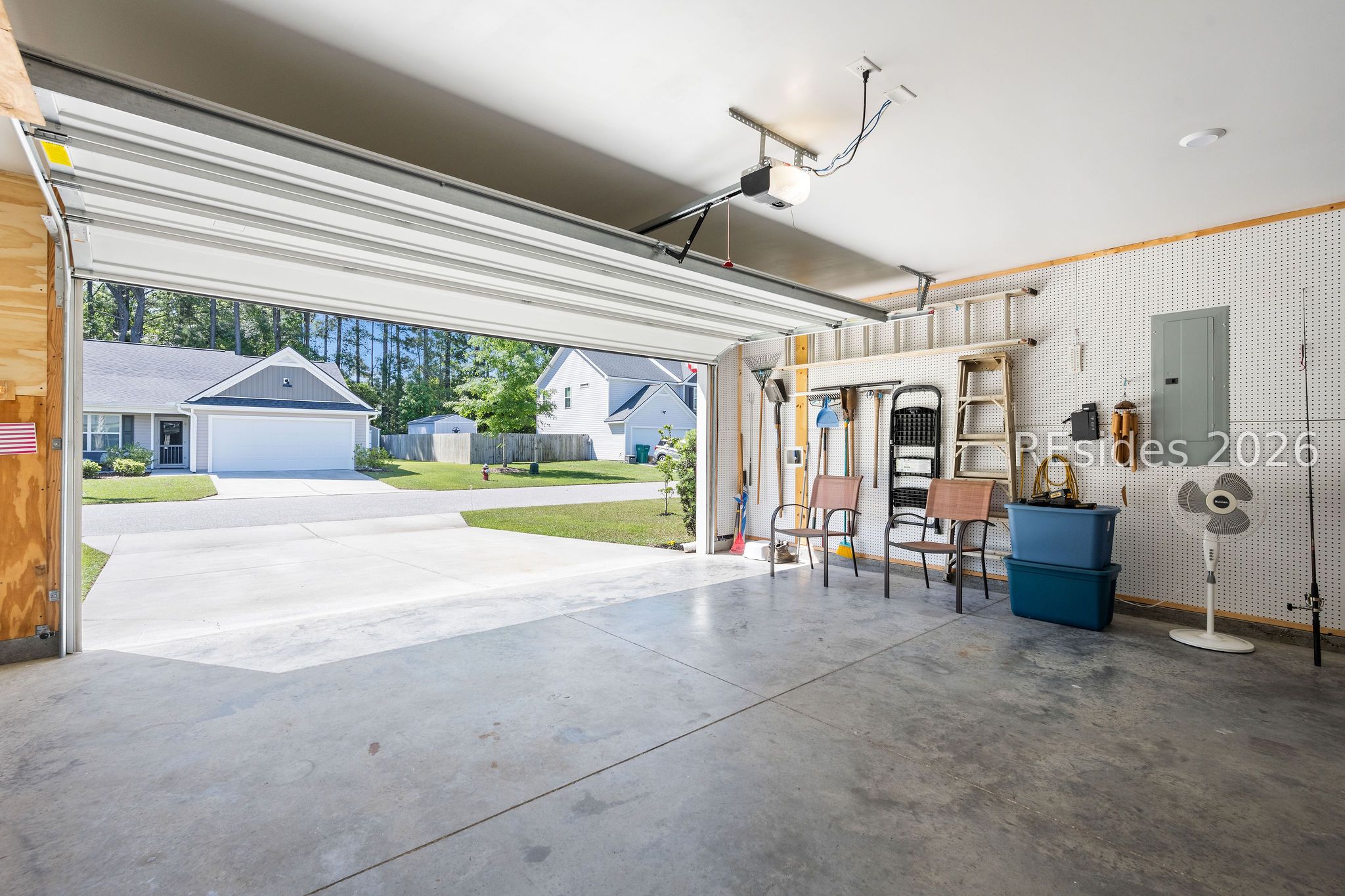 664 Ridgeland Lakes Drive Ridgeland, SC 29936 - Photo 32 of 39 Neat As A Pin Garage!