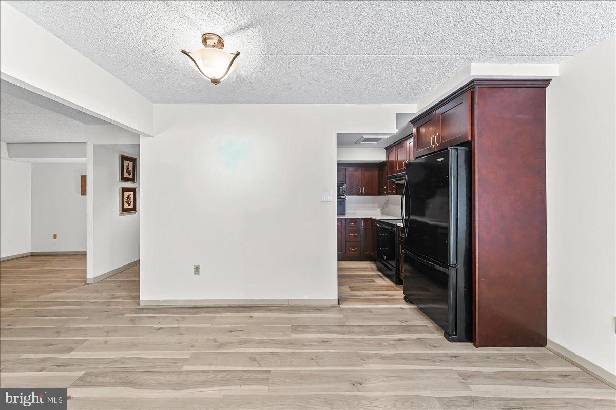 800 Avondale Road, Unit 2Q Wallingford, PA 19086 - Photo 10 of 24 Kitchen/Eating Area