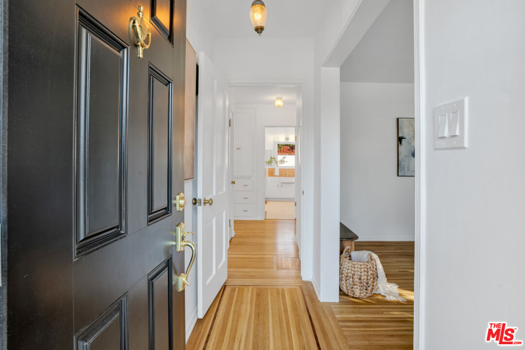 1901 Montecito Drive Glendale, CA 91208 - Photo 3 of 64