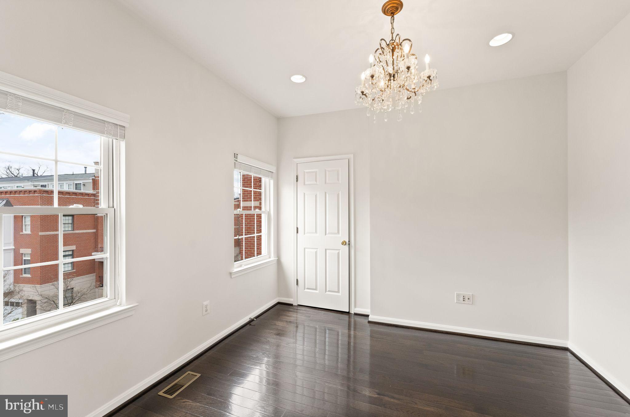 12094 Kinsley Place Reston, VA 20190 - Photo 50 of 66 Gallery Image 50