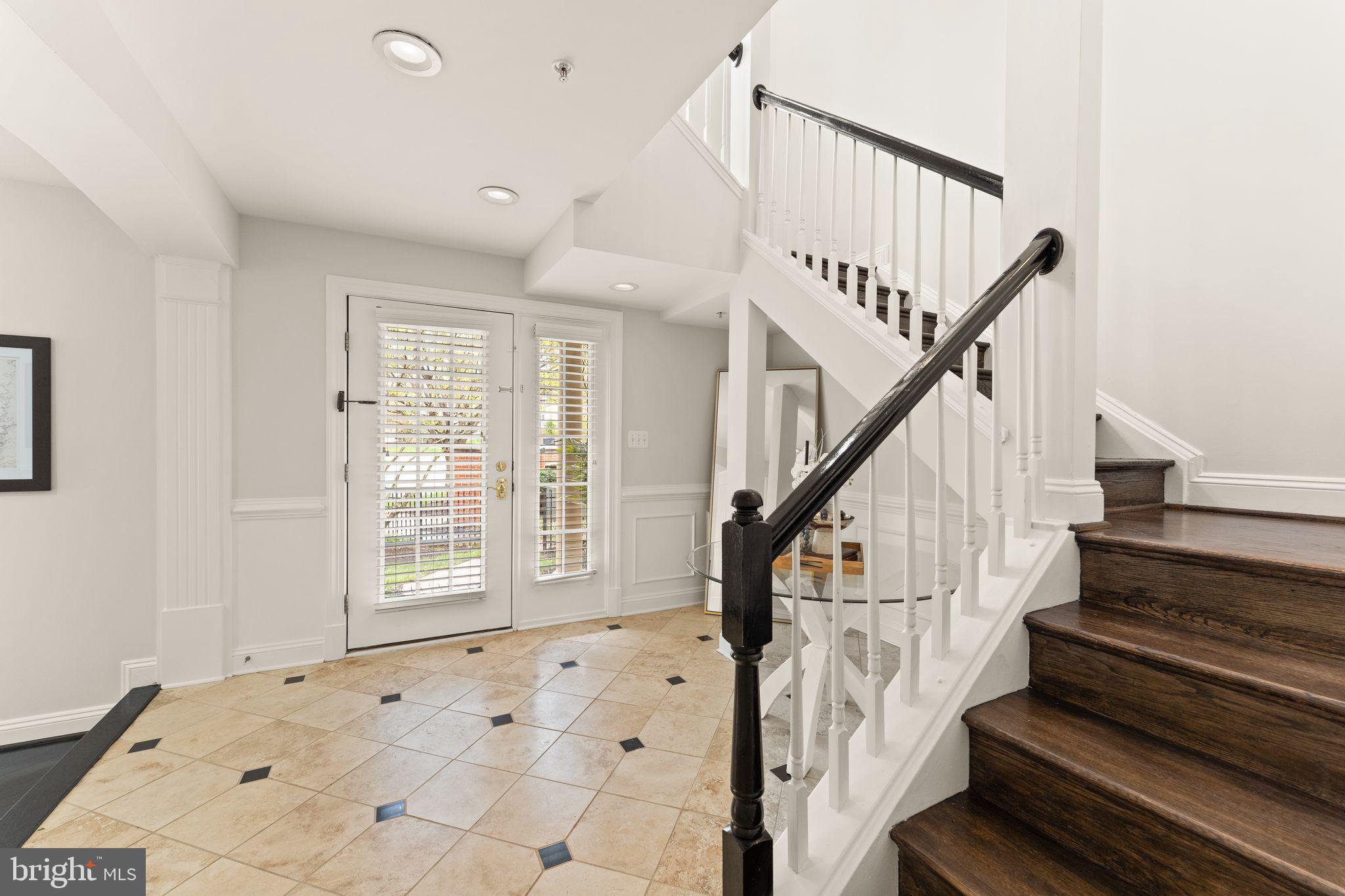 12094 Kinsley Place Reston, VA 20190 - Photo 8 of 66 Gallery Image 8