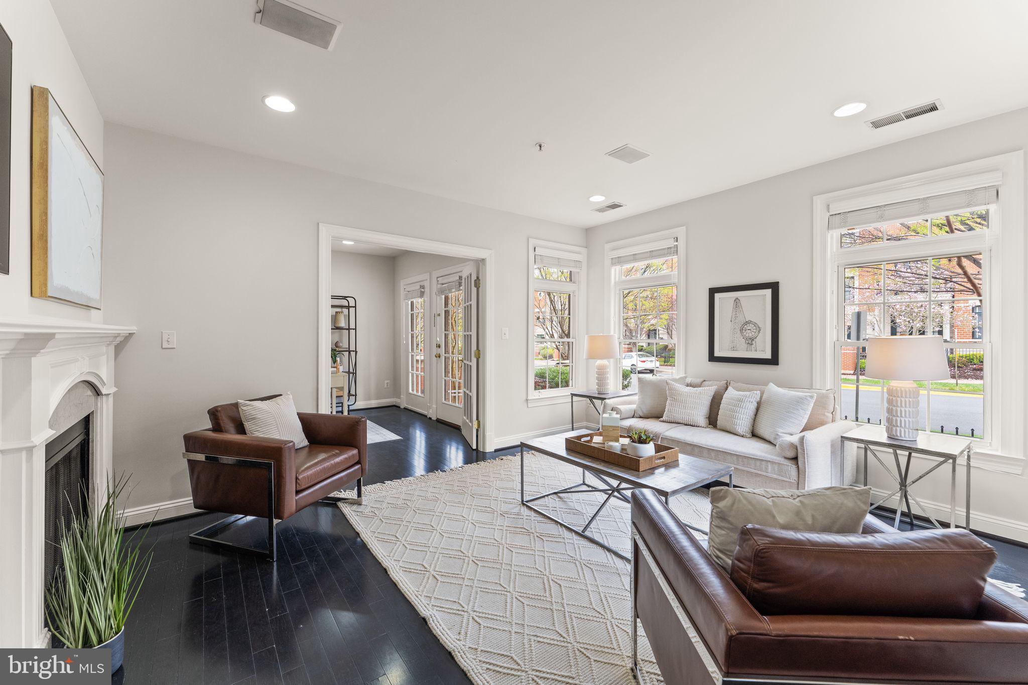 12094 Kinsley Place Reston, VA 20190 - Photo 9 of 66 Gallery Image 9
