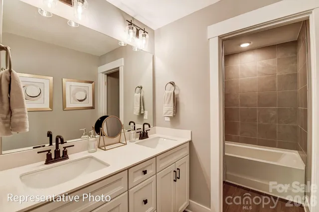 $688,965 | 1312 Knob Crk Drive, Gastonia, NC 28054