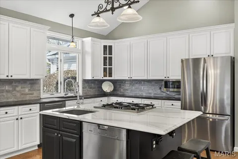 $891,500 | 2603 Stonebriar Ridge Court, Chesterfield, MO 63017