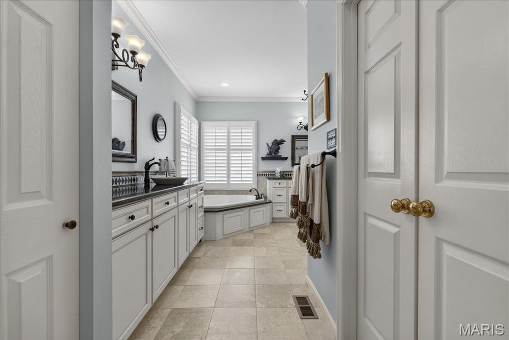 2603 Stonebriar Ridge Court Chesterfield, MO 63017 - Photo 31 of 65