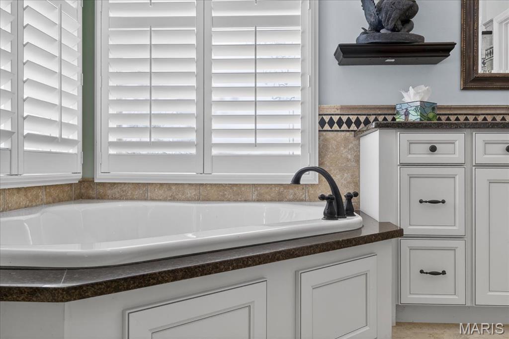 2603 Stonebriar Ridge Court Chesterfield, MO 63017 - Photo 32 of 65