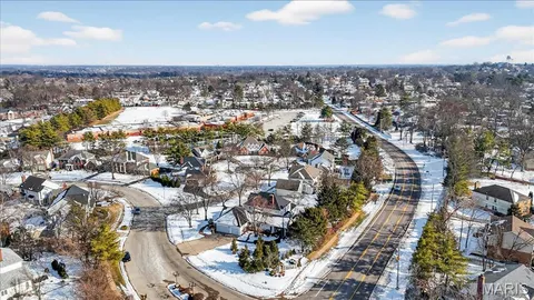 $891,500 | 2603 Stonebriar Ridge Court, Chesterfield, MO 63017