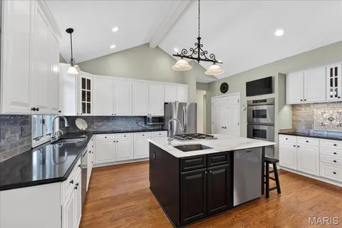 $891,500 | 2603 Stonebriar Ridge Court, Chesterfield, MO 63017