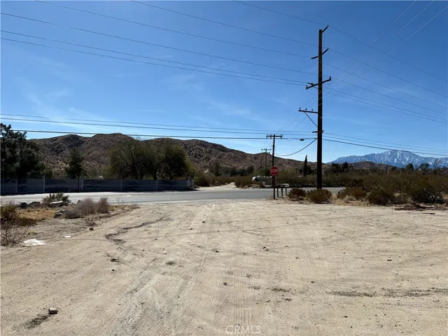 a view of a dry yard