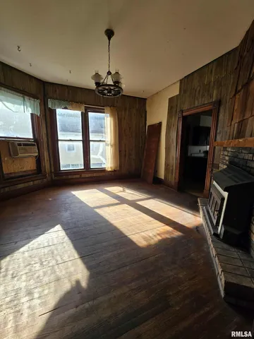 $45,000 | 112 North Vine Street, Mount Pulaski, IL 62548