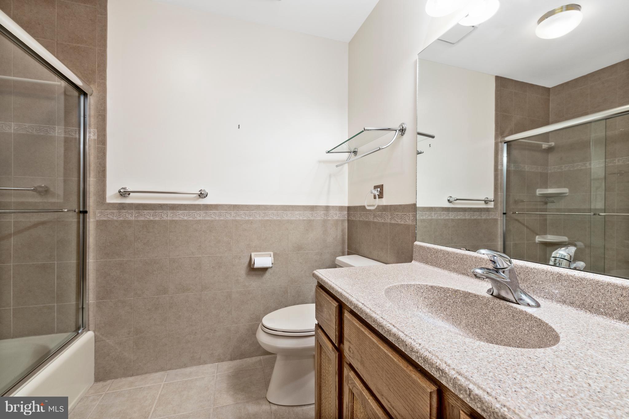 8484 Passapatanzy Road King George, VA 22485 - Photo 22 of 30 Hall Bath w/ Enclosed Bath Tub
