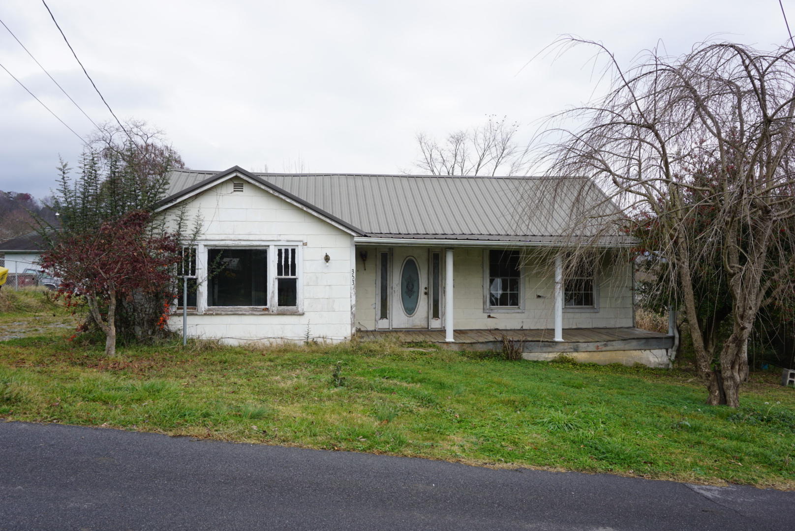 353 Claremont Road Kingsport, TN 37660 - Photo 1 of 14 DSC05868