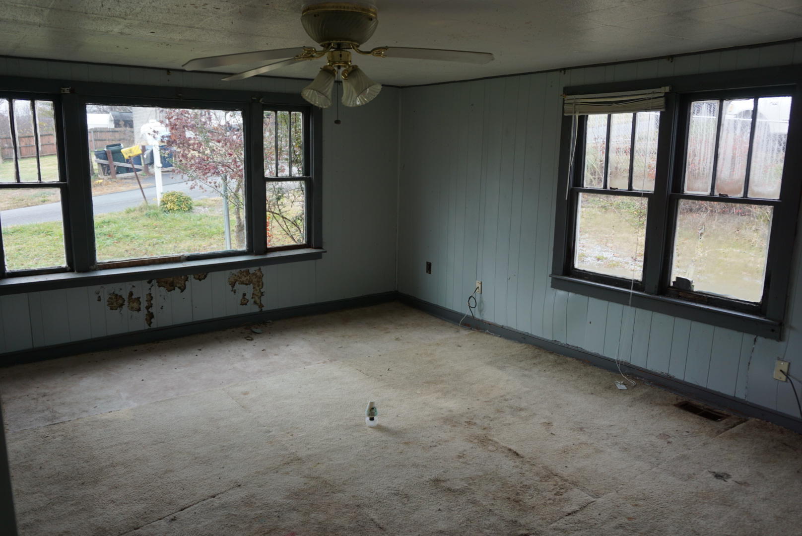 353 Claremont Road Kingsport, TN 37660 - Photo 4 of 14 DSC05871