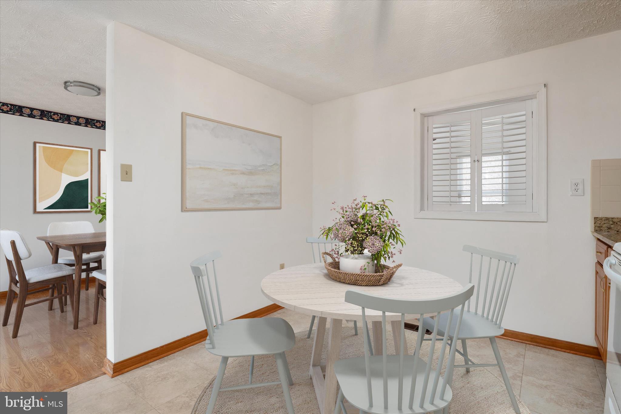 226 Compass Road Baltimore, MD 21221 - Photo 13 of 35 a dining room with furniture and window