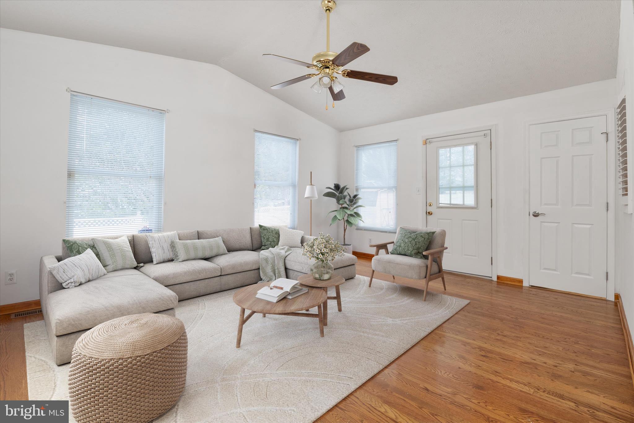 226 Compass Road Baltimore, MD 21221 - Photo 15 of 35 a living room with furniture
