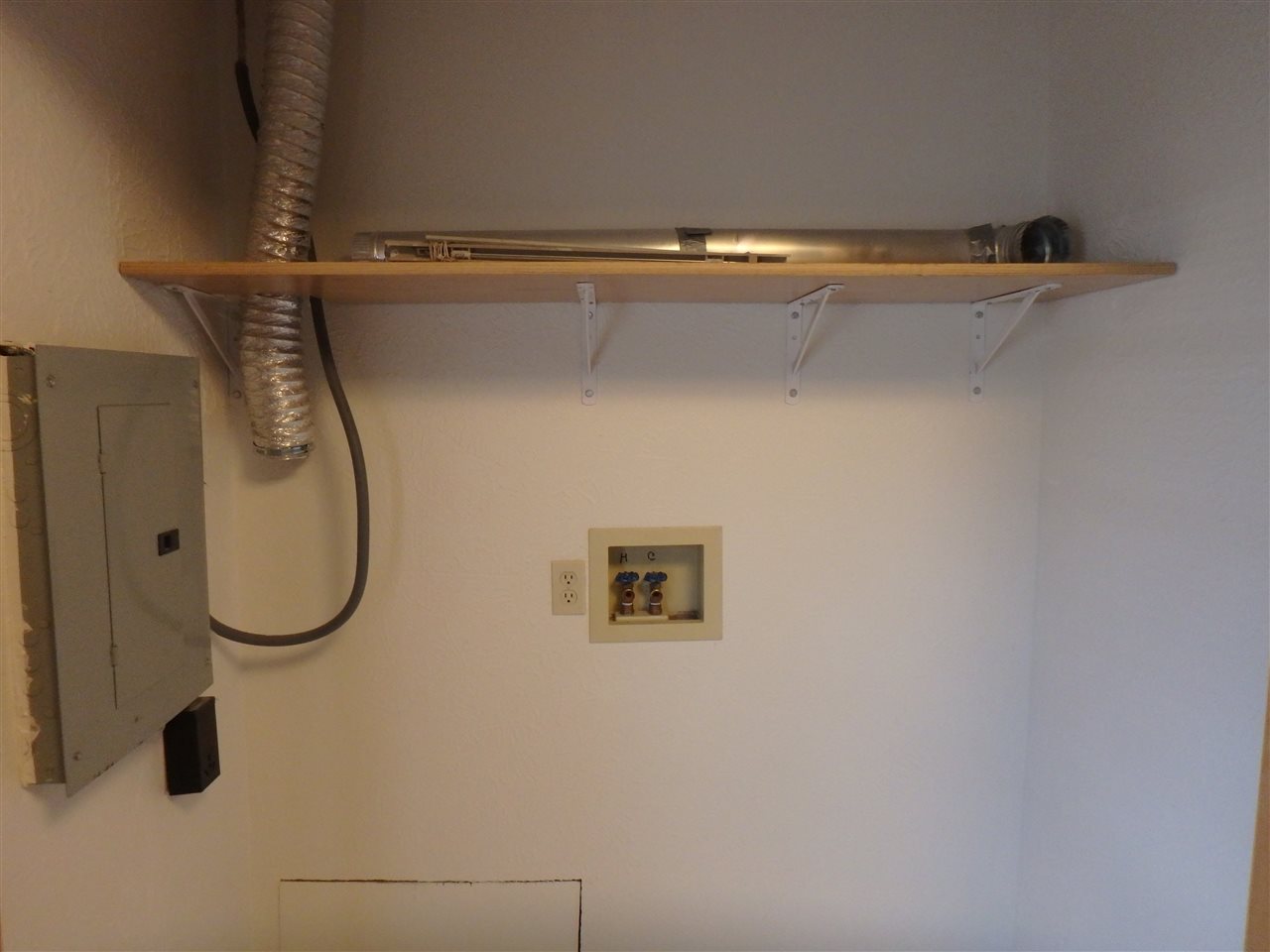55072 Mayflower Road South Bend, IN 46628 - Photo 13 of 17 Gallery Image 13
