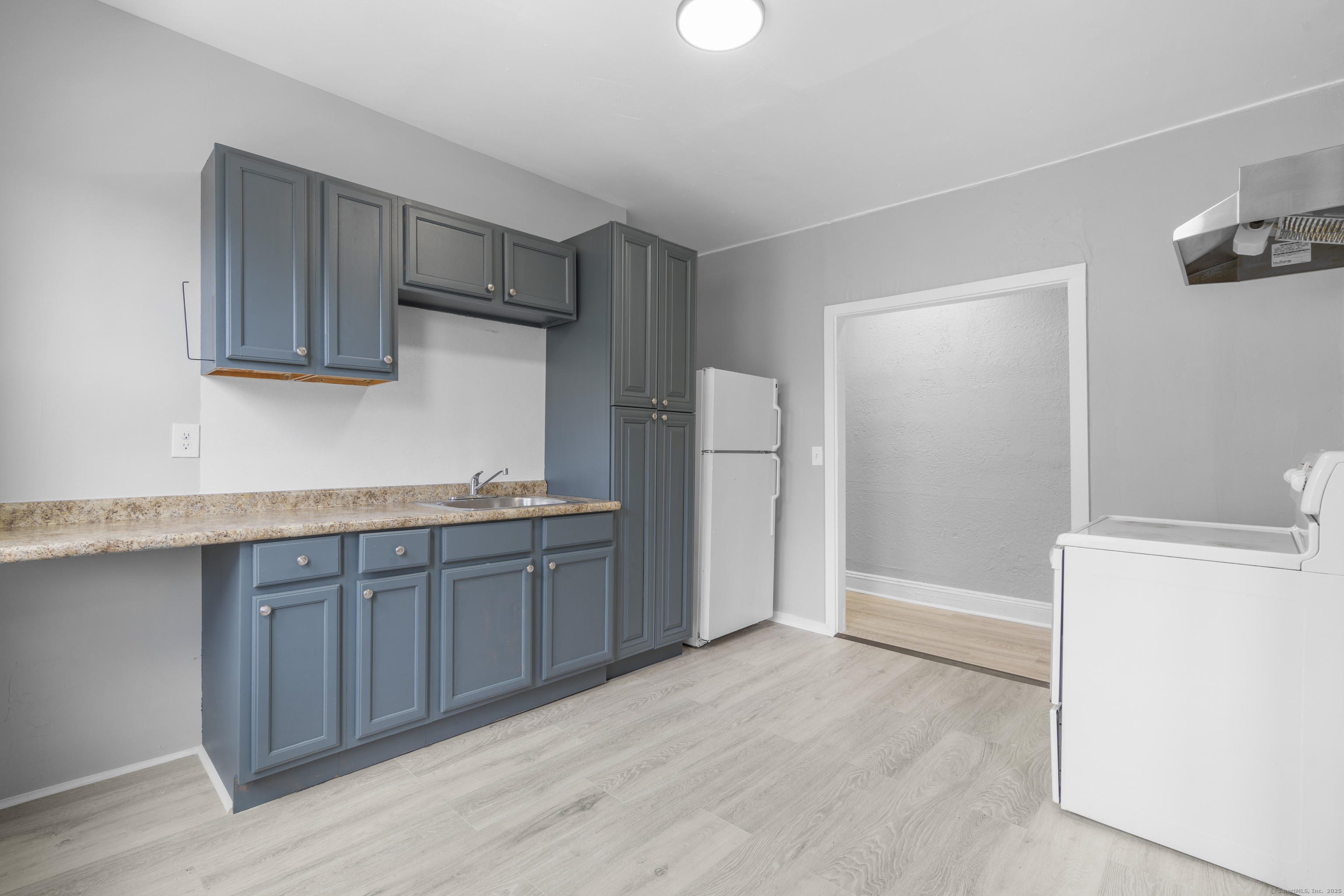 202 Mather Street, Unit 3W Hartford, CT 06112 - Photo 1 of 30