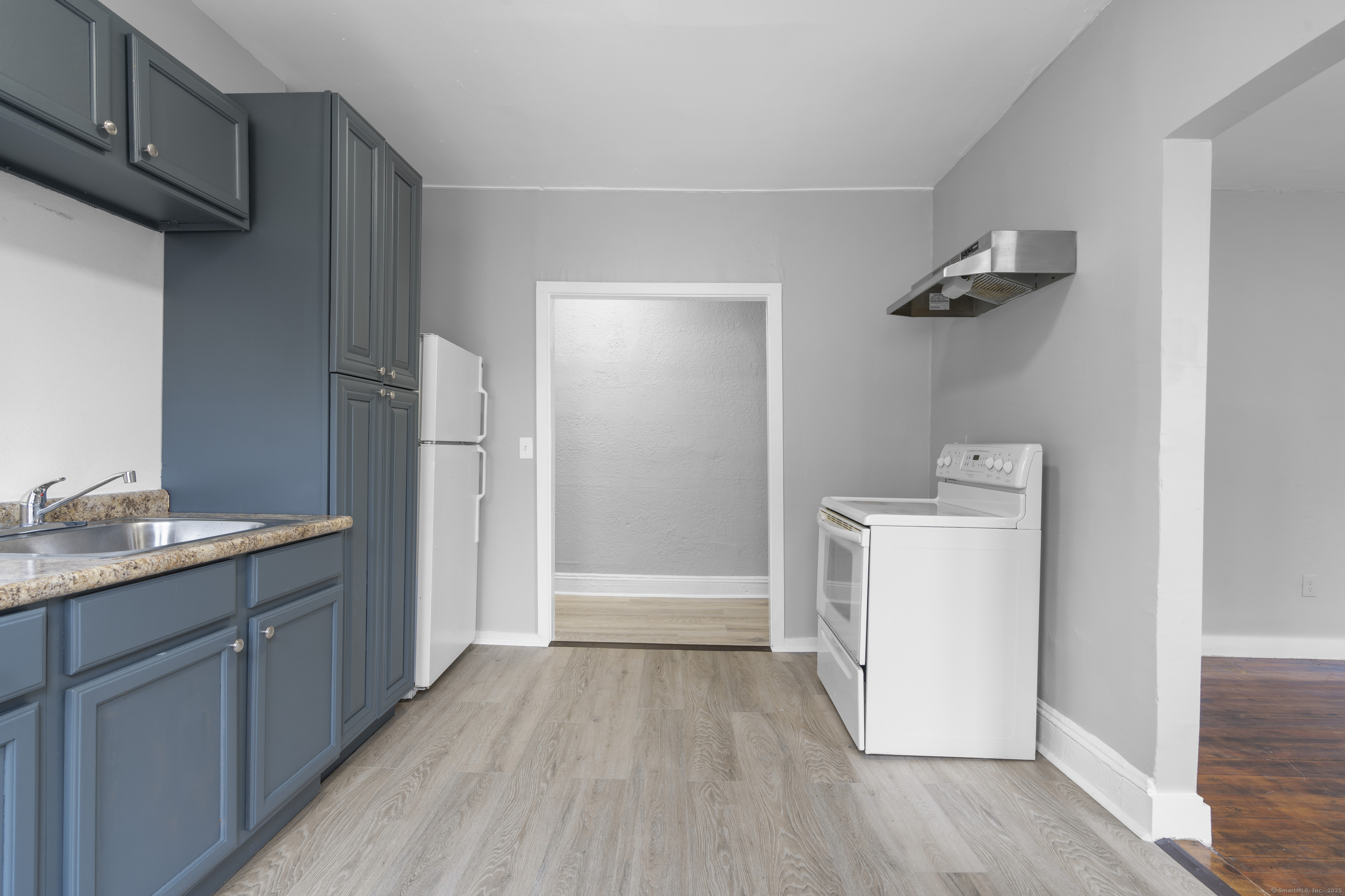 202 Mather Street, Unit 3W Hartford, CT 06112 - Photo 4 of 30