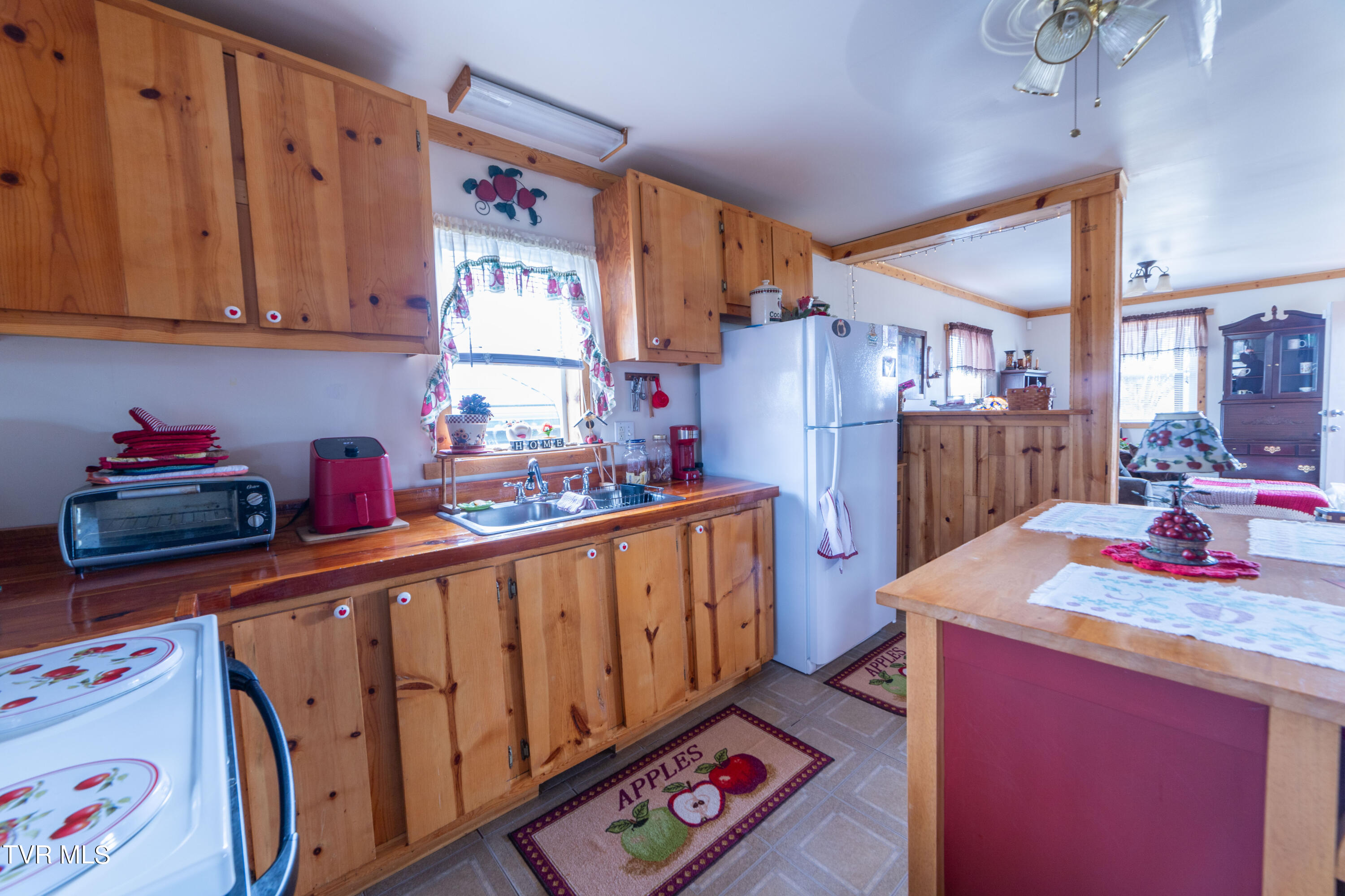 445 Ricker Road Greeneville, TN 37743 - Photo 11 of 40 EK3A8529