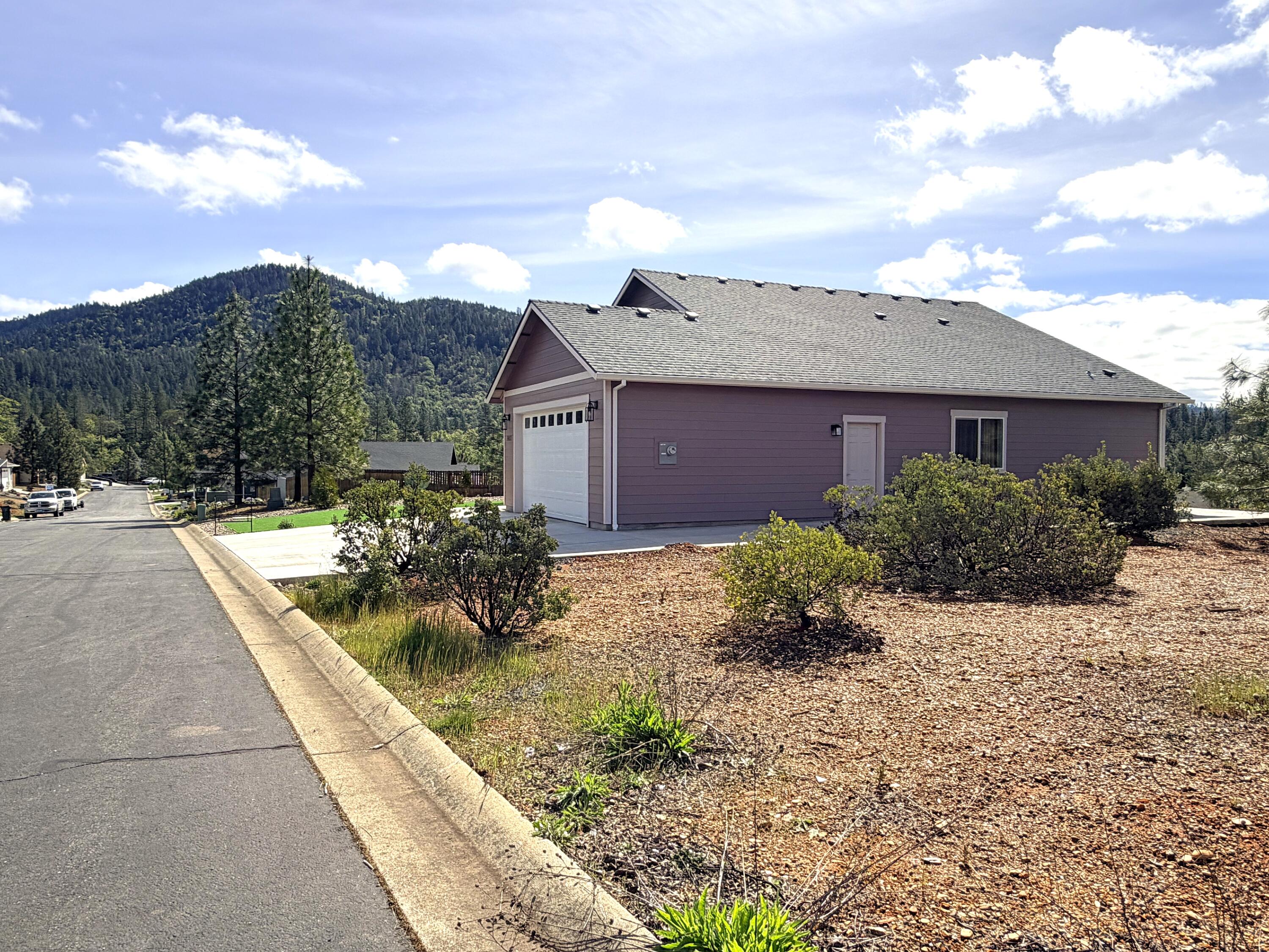 340 Cedar Ridge Drive Cave Junction, OR 97523 - Photo 35 of 37 mountain view