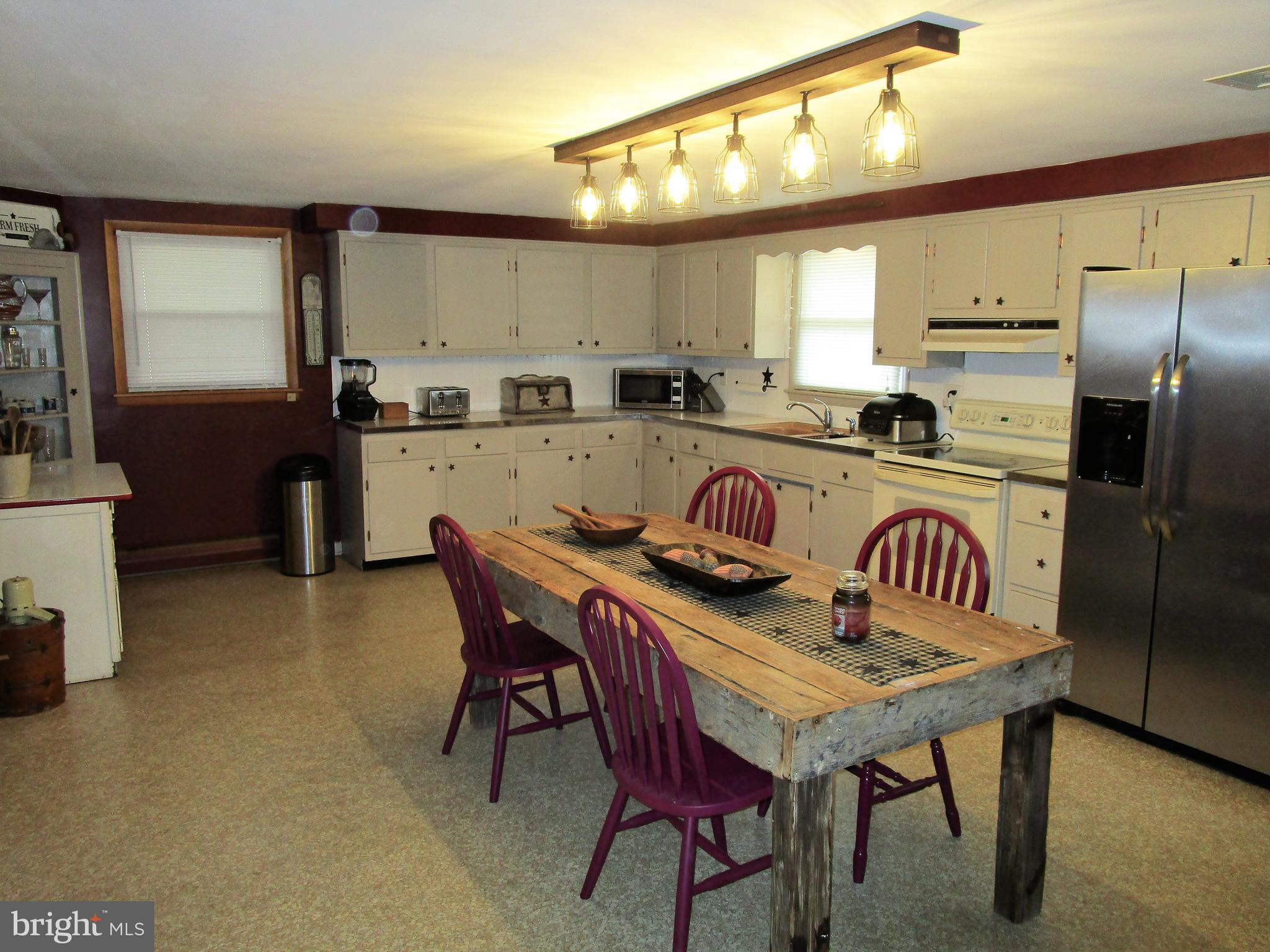 270 North Main Street Spring Grove, PA 17362 - Photo 10 of 38 Gallery Image 10