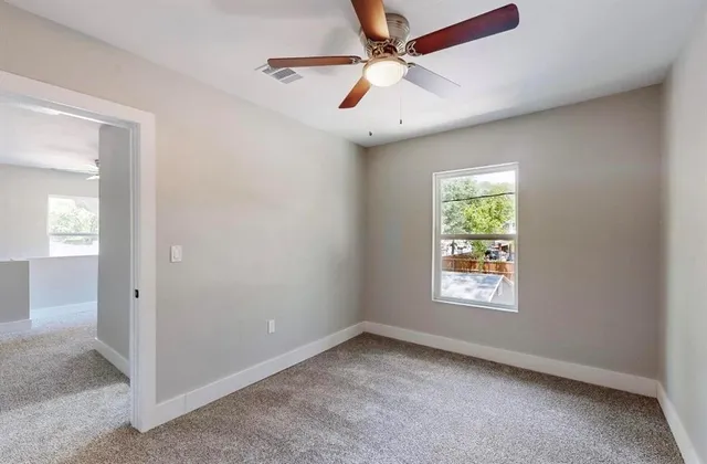 $2,300 | 1500 West Collin Street, Corsicana, TX 75110