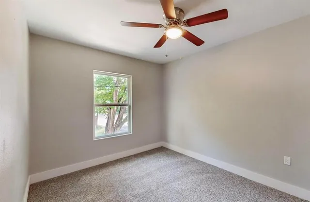 $2,300 | 1500 West Collin Street, Corsicana, TX 75110