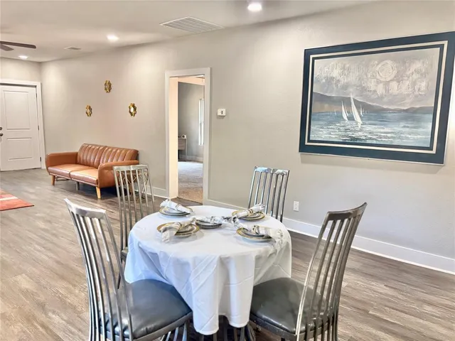 $2,300 | 1500 West Collin Street, Corsicana, TX 75110