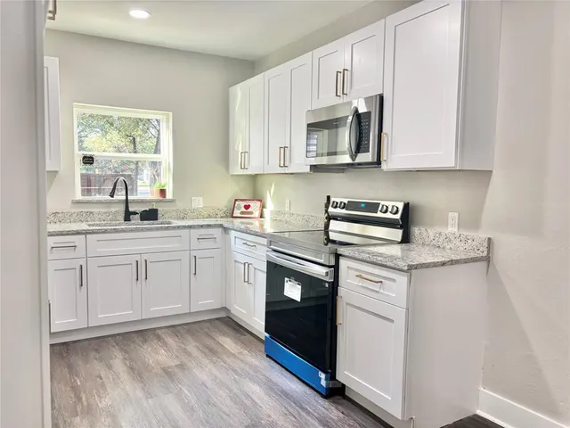 $2,300 | 1500 West Collin Street, Corsicana, TX 75110