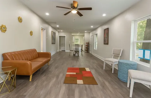 $2,300 | 1500 West Collin Street, Corsicana, TX 75110