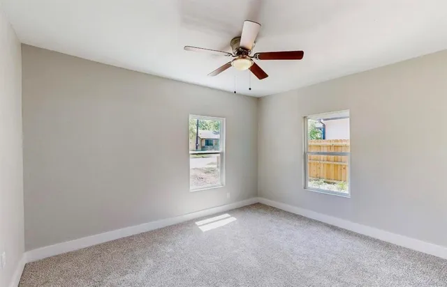 $2,300 | 1500 West Collin Street, Corsicana, TX 75110