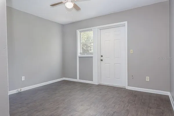 $1,275 | 832 East Indiana Avenue, DeLand, FL 32724