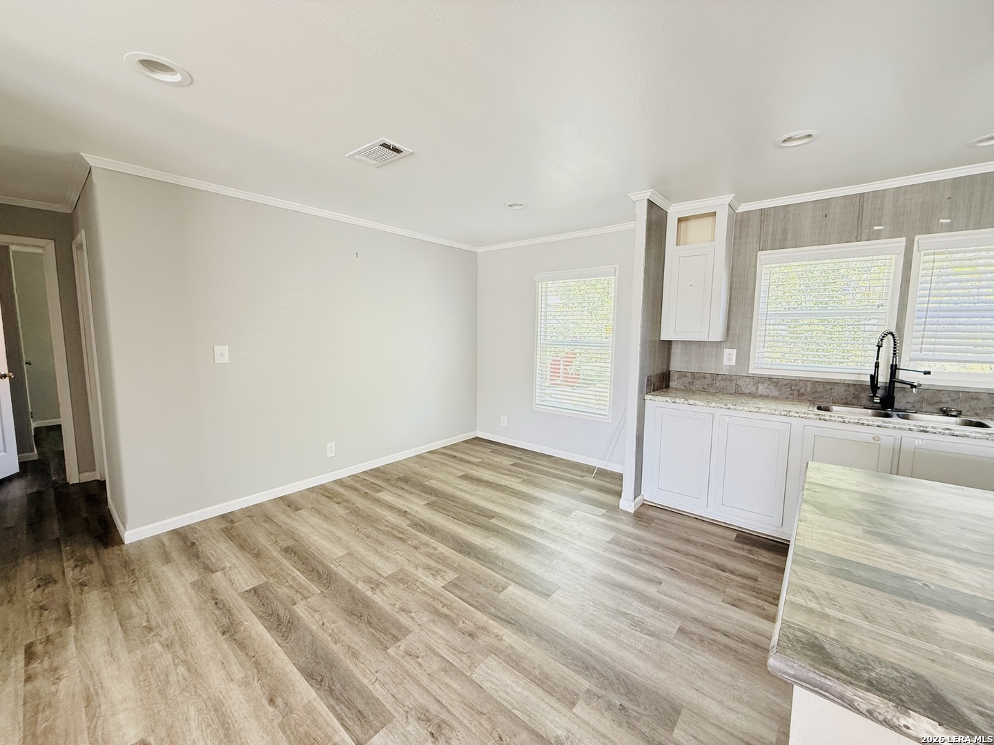 10203 Hackelberg Road Atascosa, TX 78002 - Photo 5 of 15 Gallery Image 5
