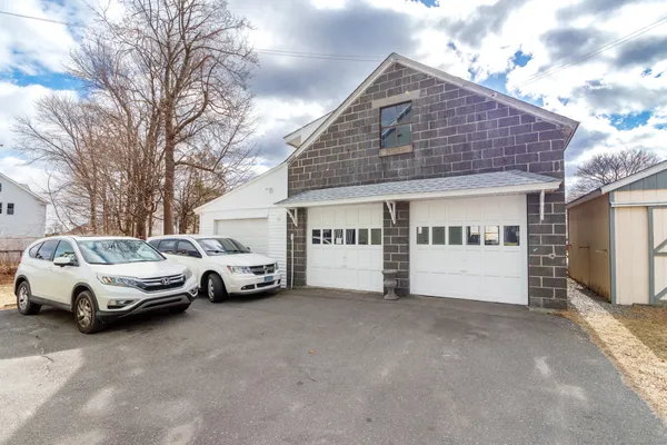 $1,800 | 67 Avon Avenue, Unit 2, Waterbury, CT 06708