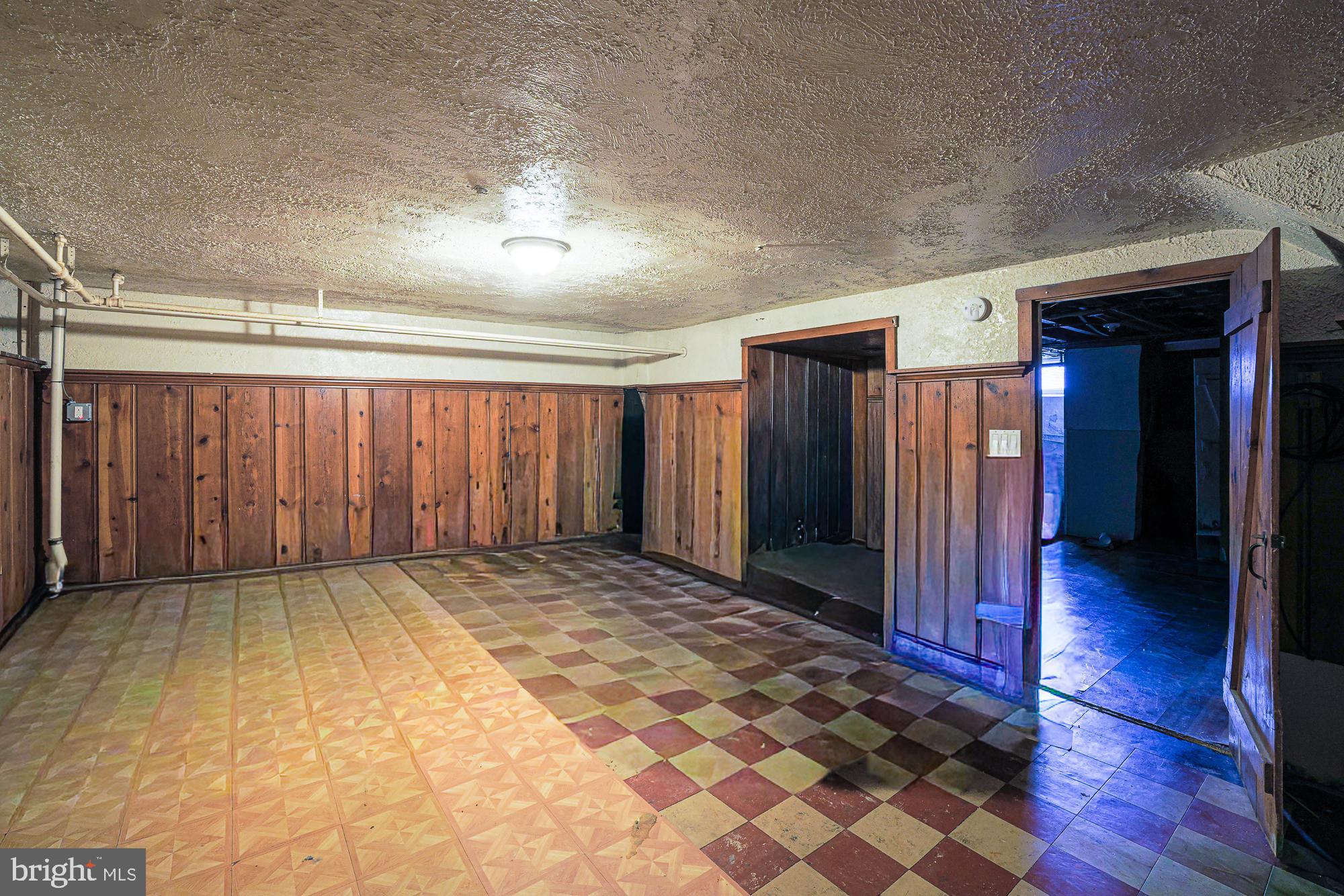 1540 Kingsway Road Baltimore, MD 21218 - Photo 13 of 39