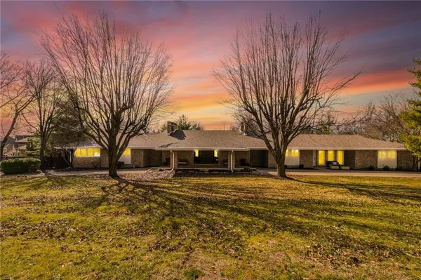 $1,999,999 | 2807 Northeast 78th Street, Kansas City, MO 64119