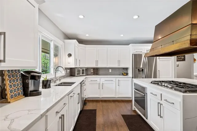 $1,999,999 | 2807 Northeast 78th Street, Kansas City, MO 64119